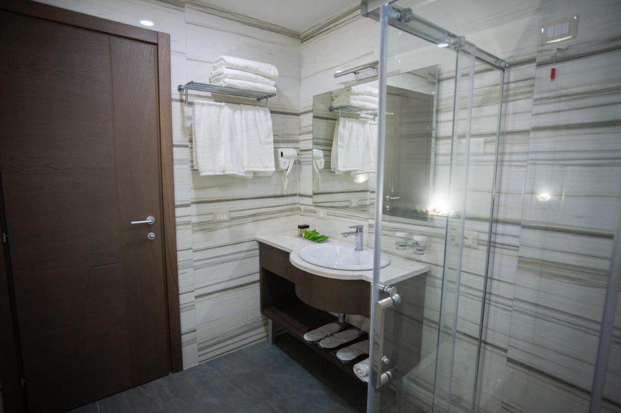Agsel & 4* Tirana